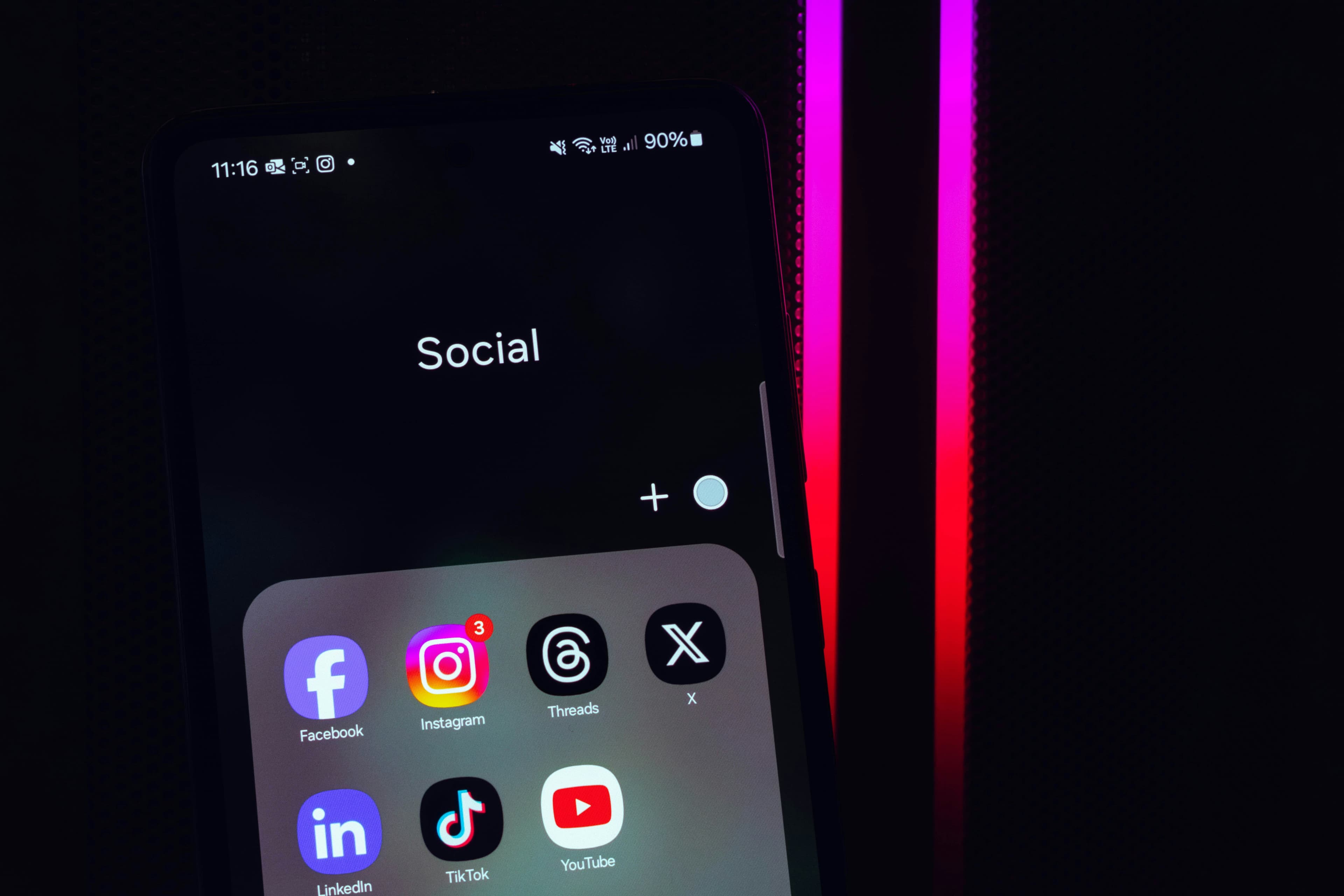 Social Listening Tools: Panduan Lengkap untuk Brand di Indonesia (2026)